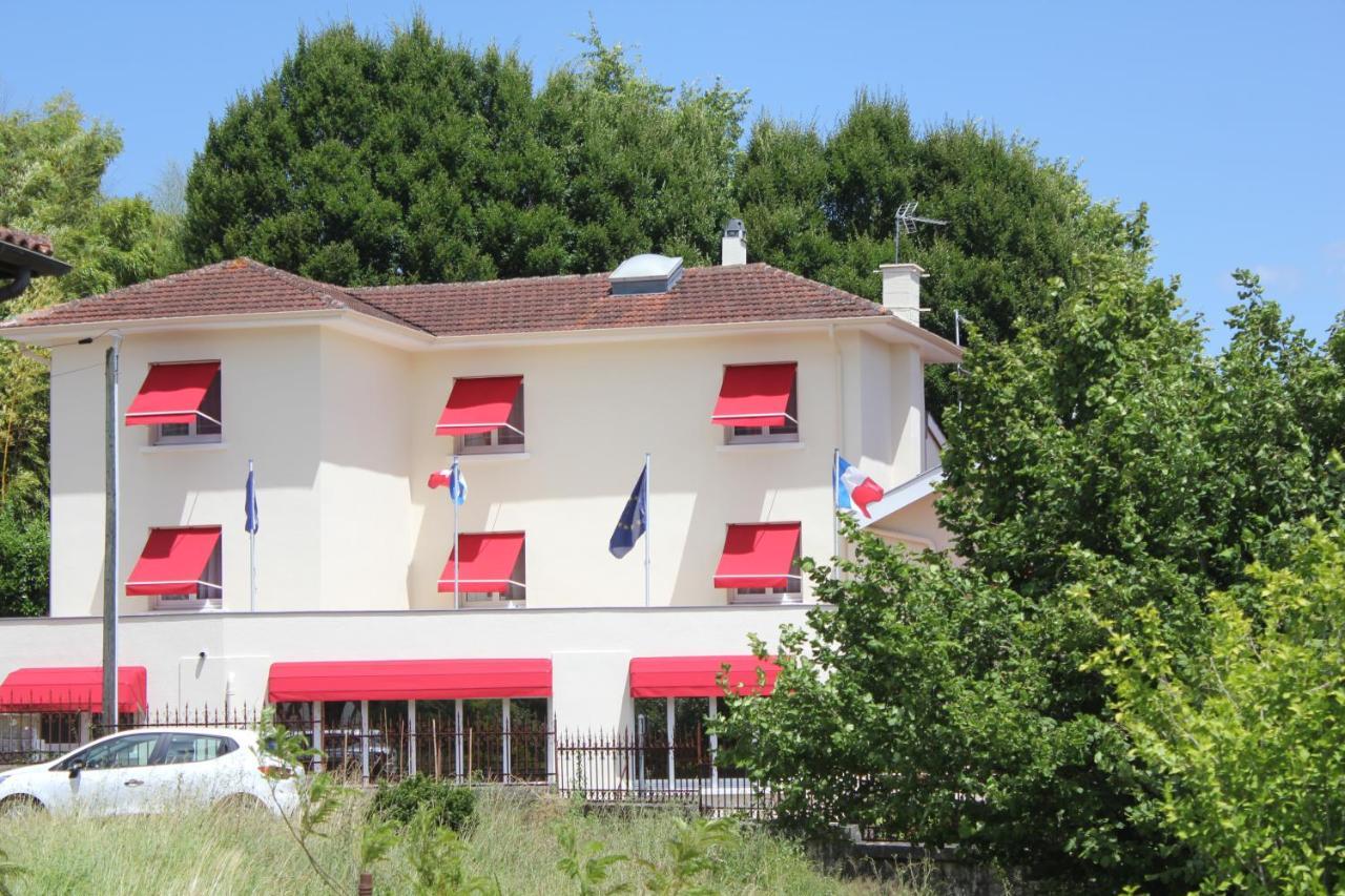Hotel Du Lac D'Arjuzanx Экстерьер фото