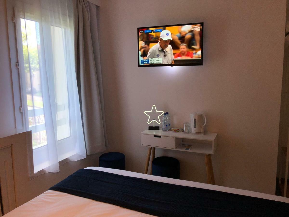 Hotel Du Lac D'Arjuzanx Экстерьер фото